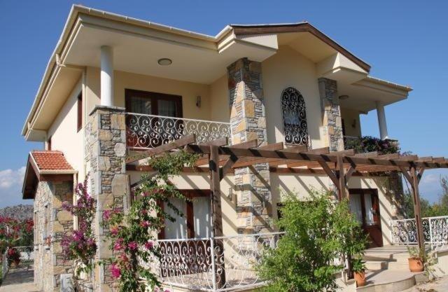 Izmir Cesme De Luks Havuzlu Kiralik Villa Exterior photo